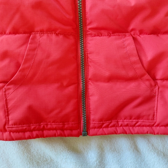 🔴Buy 2 - Get 1 -- Carter's Toddler's Red Puffer Vest, Size 3T - Picture 4 of 10